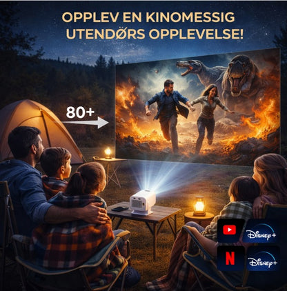 Familie ser film utendørs med projektor på storskjerm i natur, camping og underholdning